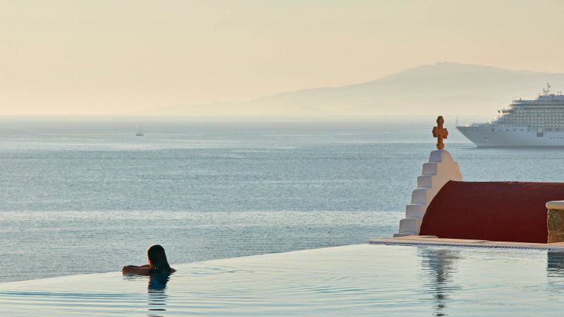 Bill and Coo, Mykonos