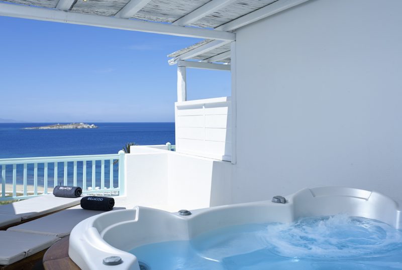 Bill and Coo, Mykonos